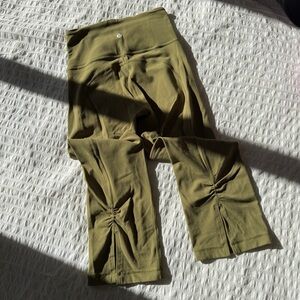 RARE Olive Green “Throwback Gather & Crow High-Rise Crop 21" Lululemon Leggings